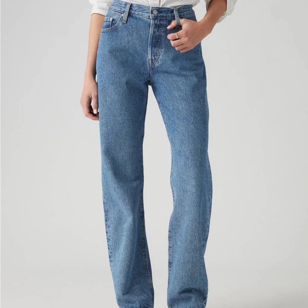 Levi's 501 ‘90s Women's Classic Straight Leg Denim Jeans - Picture 2 of 3